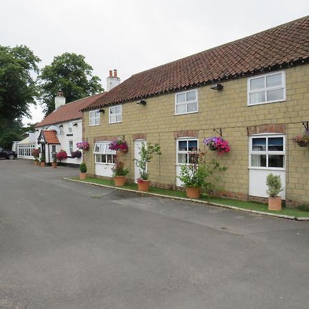 Ganton Greyhound Inn Exterior foto