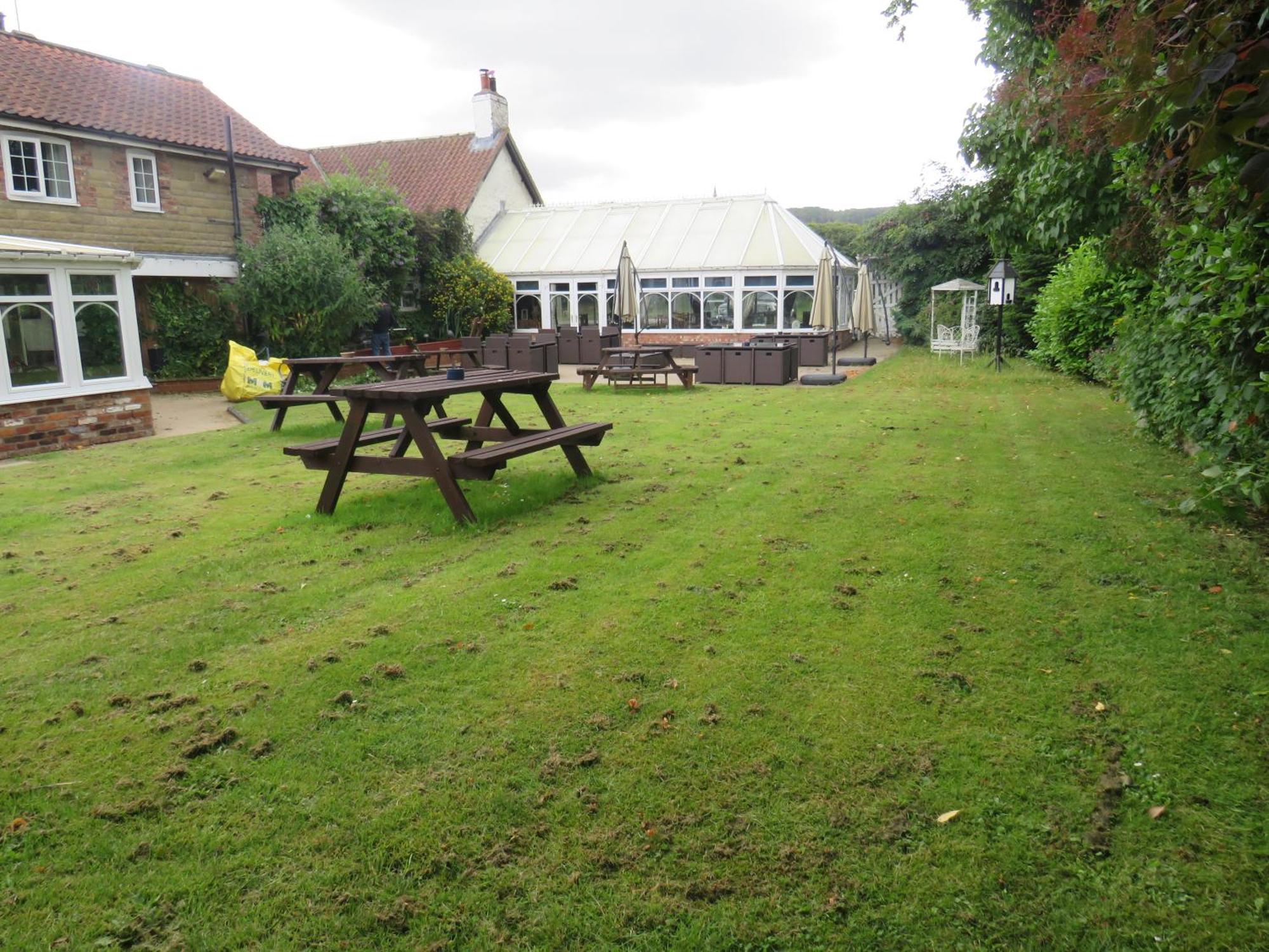 Ganton Greyhound Inn Exterior foto