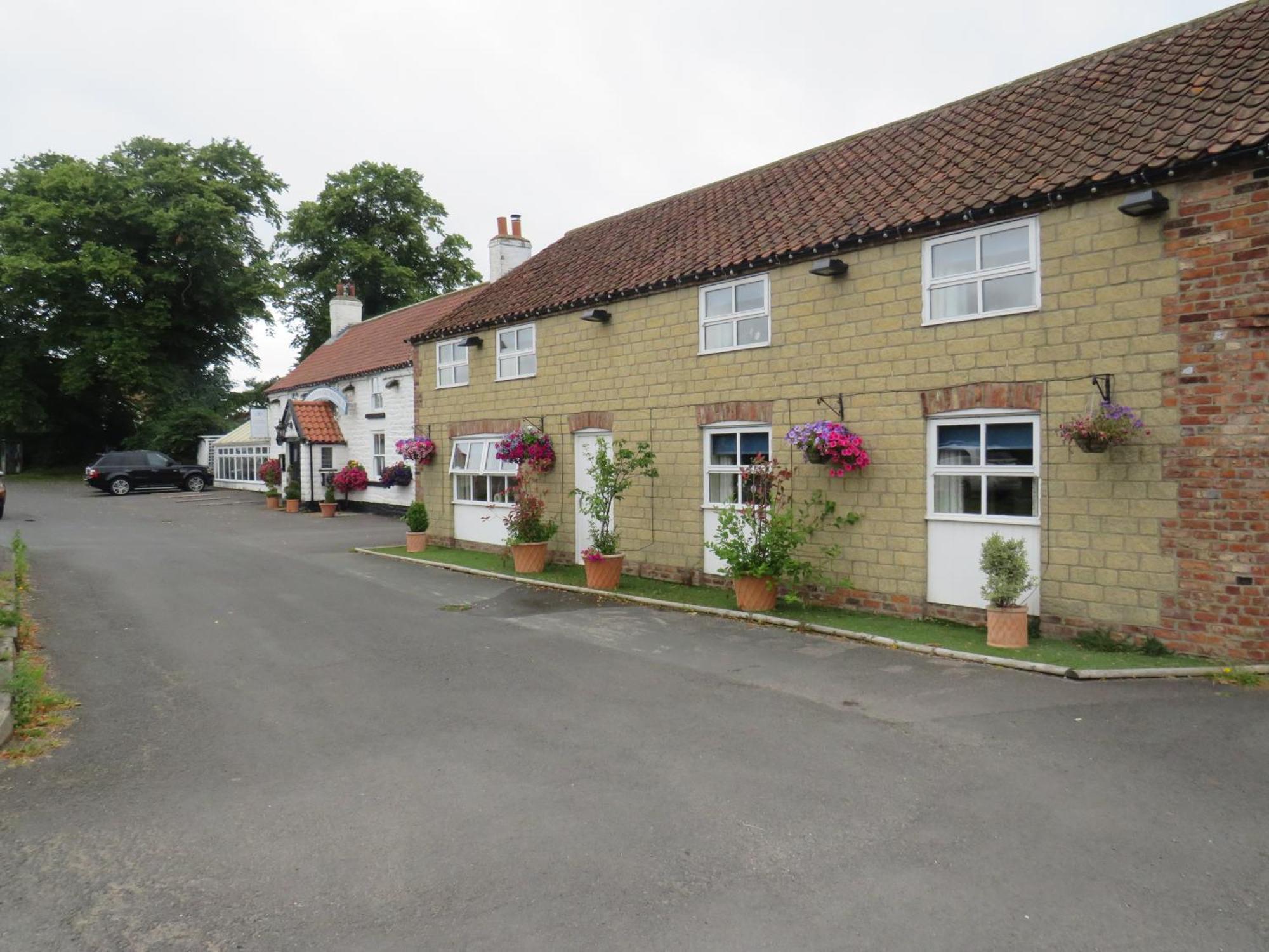 Ganton Greyhound Inn Exterior foto